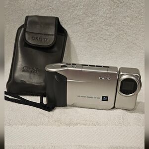 CASIO VINTAGE QV300 DIGITAL CAMERA